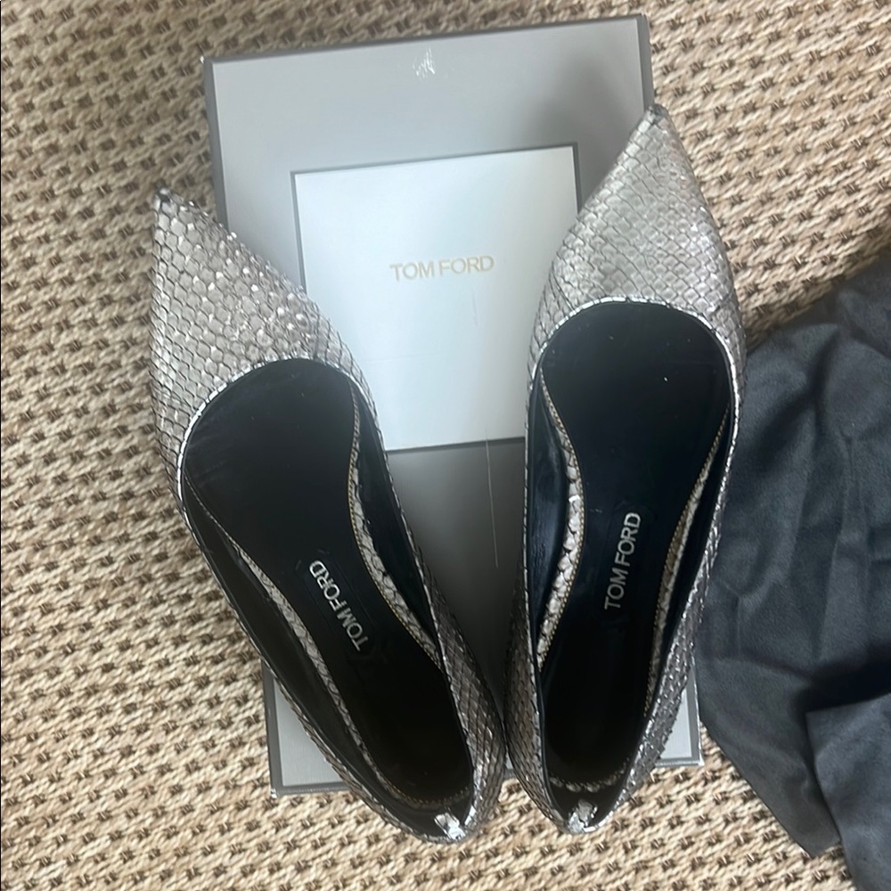 Tom Ford Silver Loafers with Sparkling Elegance